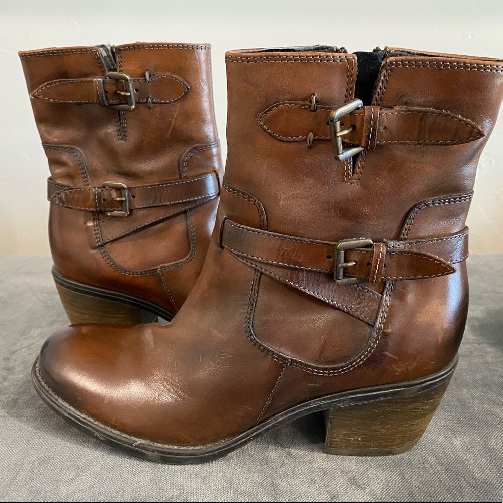 Clarks Women’s Boots, Size 8 - Brown